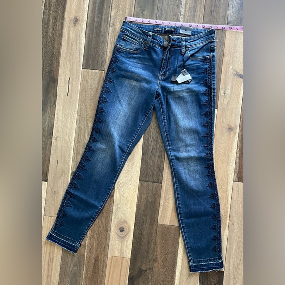 STS Blue Skinny Jean - Picture 1 of 4